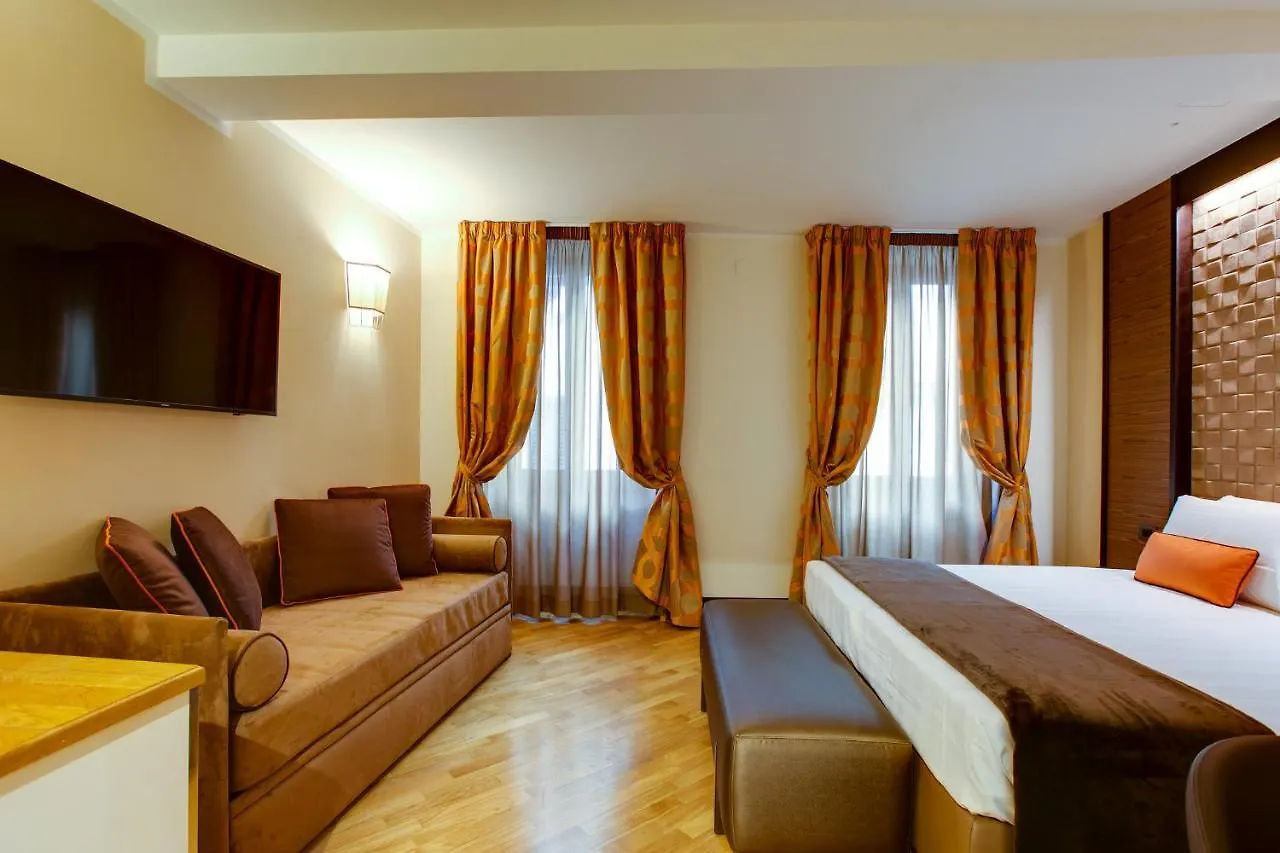 ****  Solo Experience Hotel Florencie Itálie